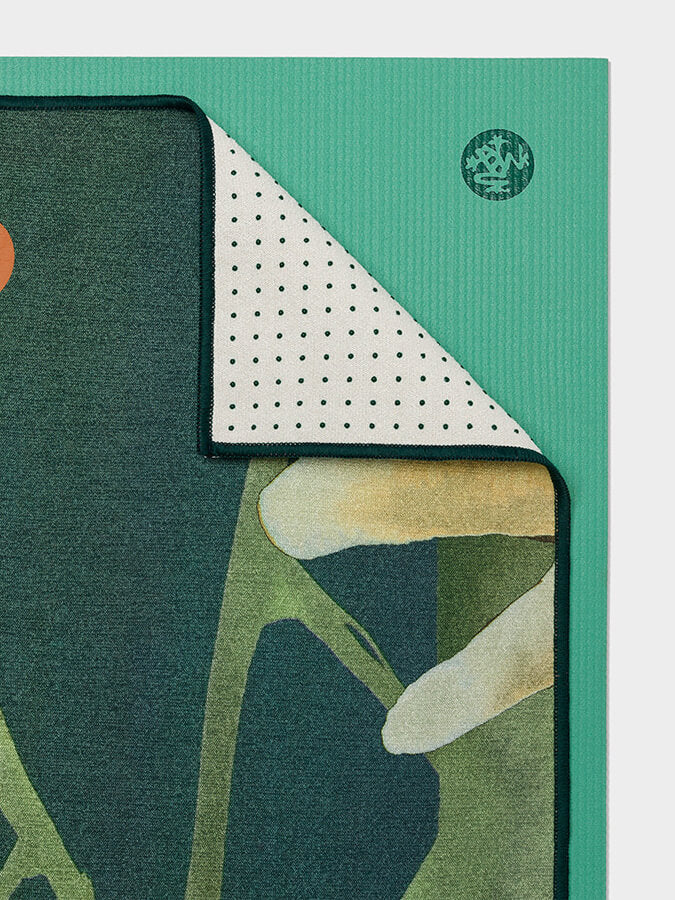 Manduka Yogitoes Mat Size rSKIDLESS Yoga Towels 71'' - Lily Pads